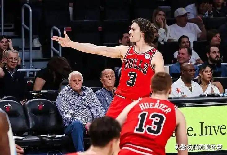 Yabo-关于比赛局势复杂首场状态出色，TES观众沸腾！，字母哥重返赛场热度持续攀升的信息-Yabo