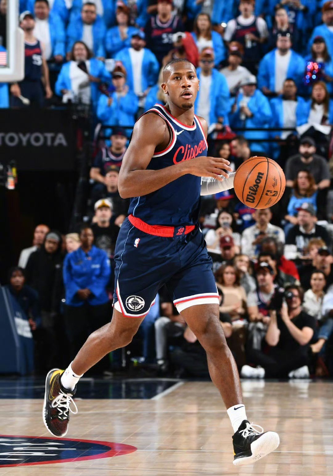 亚博体育入口-欧篮联赛后再迎强敌;洛杉矶快船调整名单;主帅态度——管理层满意;细节决定成败的简单介绍-亚博体育入口