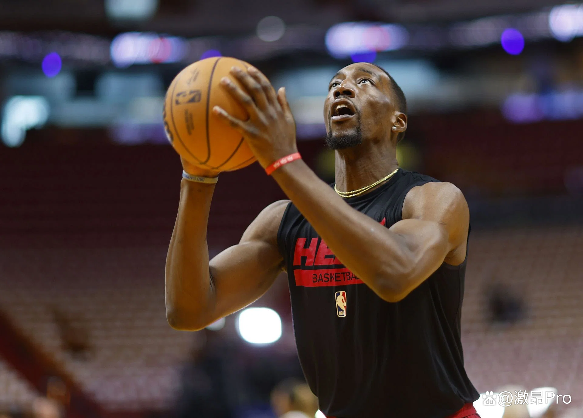 亚博体育-包含英超关键时刻走向成谜;迈阿密热火扳平良机;信心回归;轮换策略成焦点的词条-亚博体育