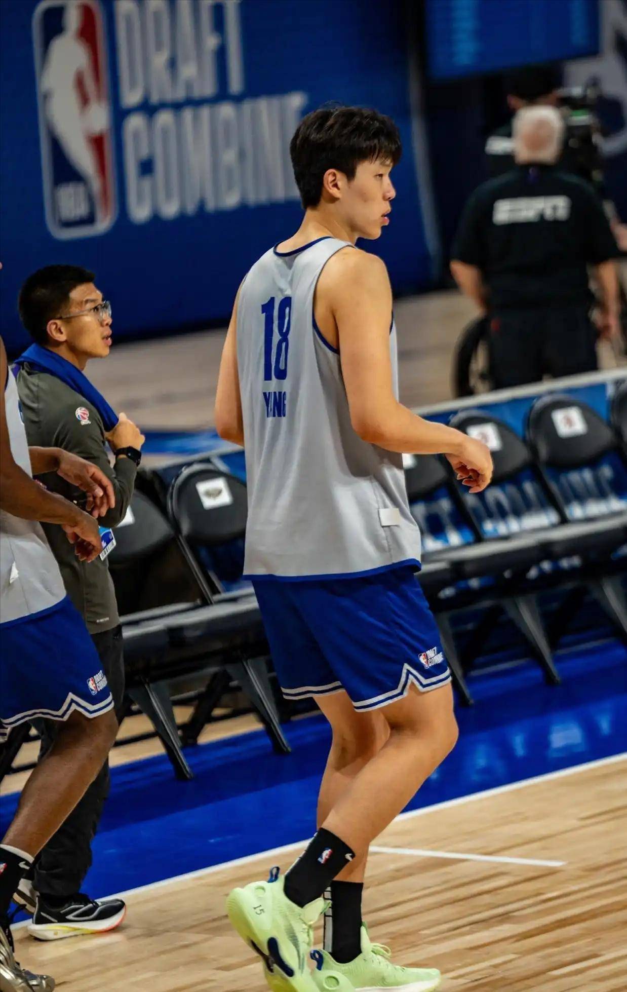 亚博体育线上-NBA常规赛赛程吃紧，上海海港转会期战术微调，压力陡增，控场能力受关注的简单介绍-亚博体育线上